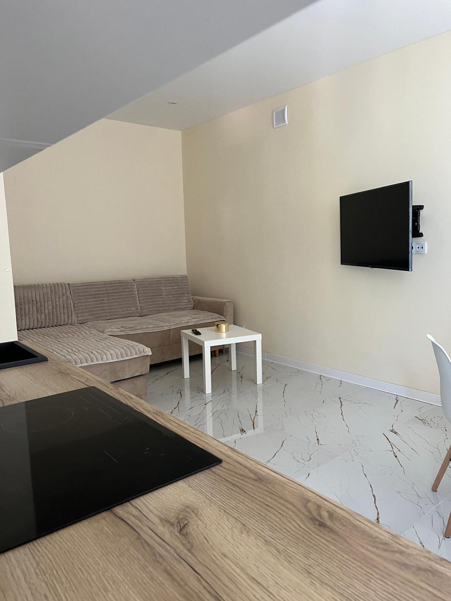 Nowe Luksusowe Apartamenty Manufaktura-Prywatny Na Wylacznosc-Wanna-Zamykany Ogrodzony Parking, Blok,Niskie Pietro-Cisza I Spokoj Лодзь Экстерьер фото